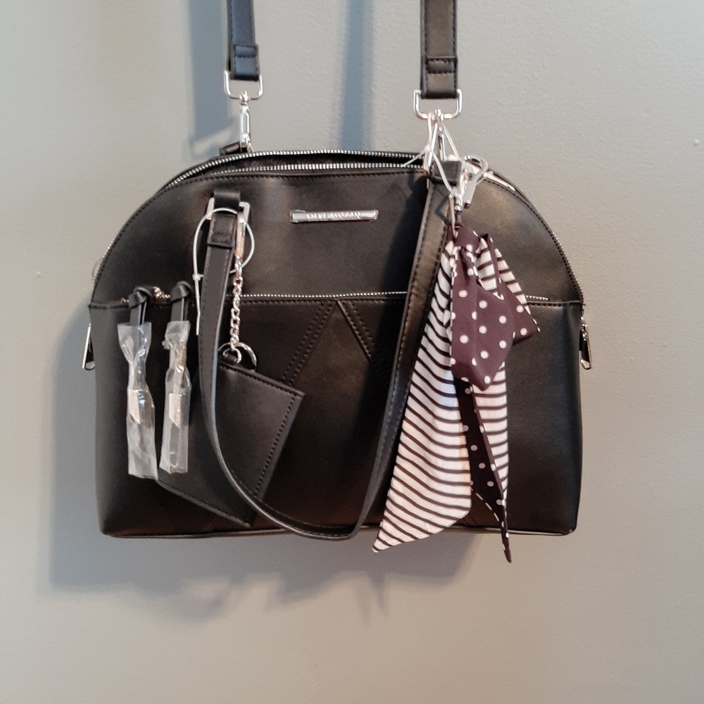 NWT Steve Madden Bmilton Black Pirse